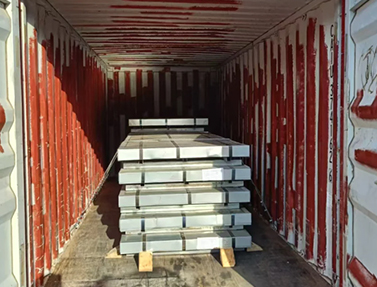 Steel plate shipment